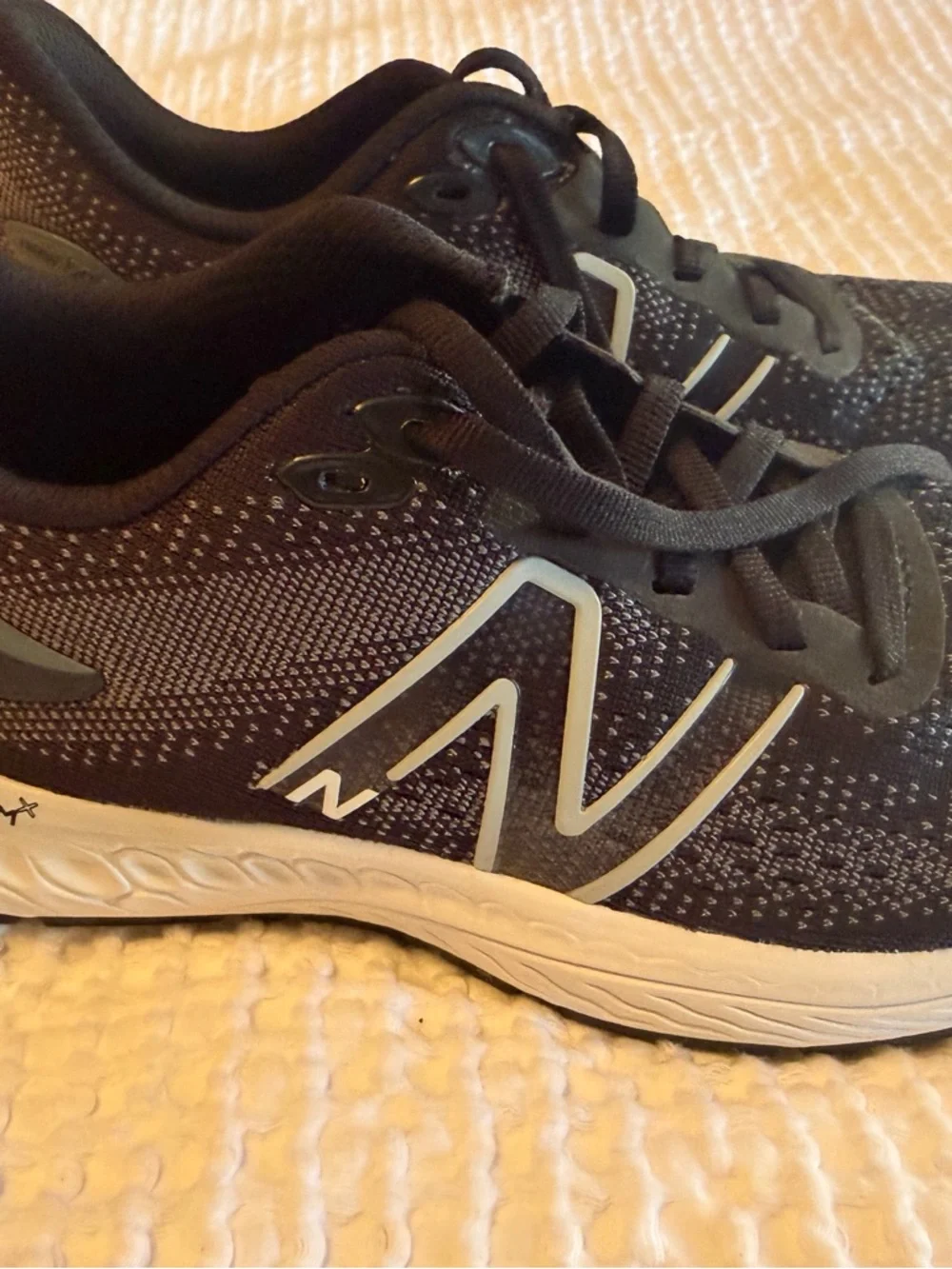 New Balance Kids Size 3 Medium Black Sneakers New In Box - Picture 3 of 5